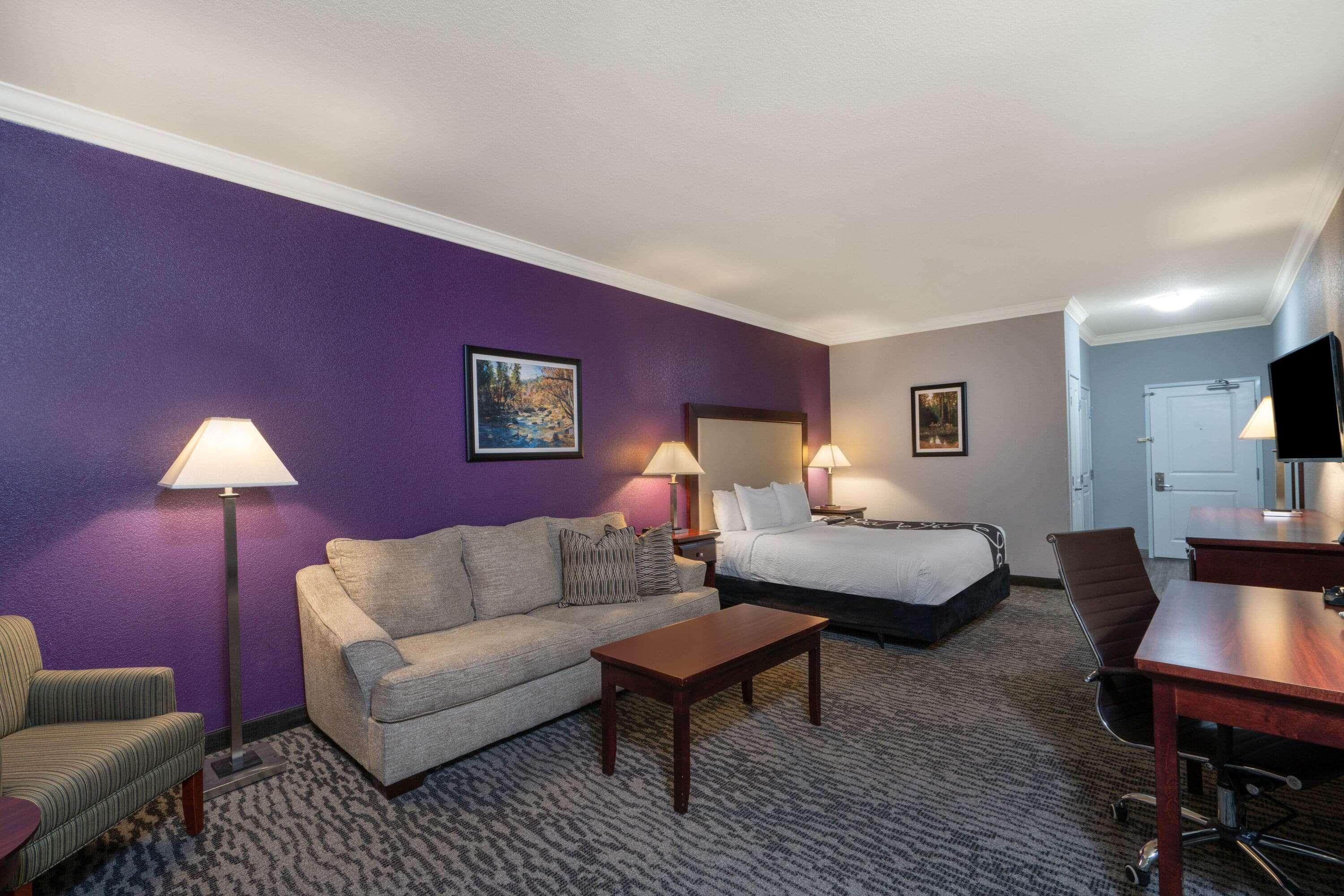 La Quinta Inn & Suites By Wyndham Loveland Estes Park Bagian luar foto