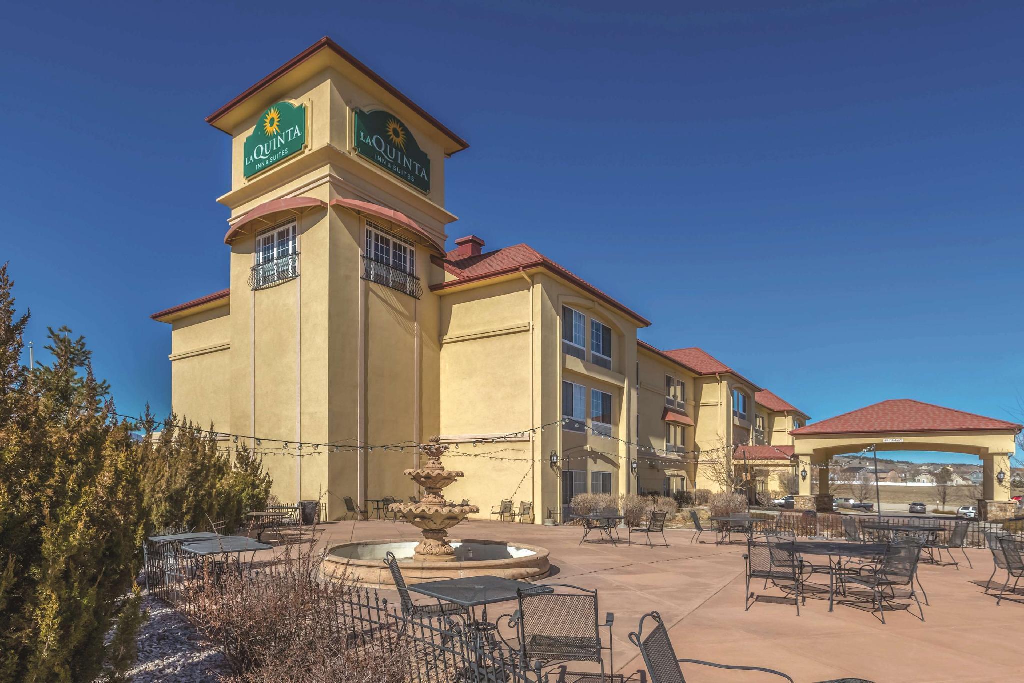 La Quinta Inn & Suites By Wyndham Loveland Estes Park Bagian luar foto