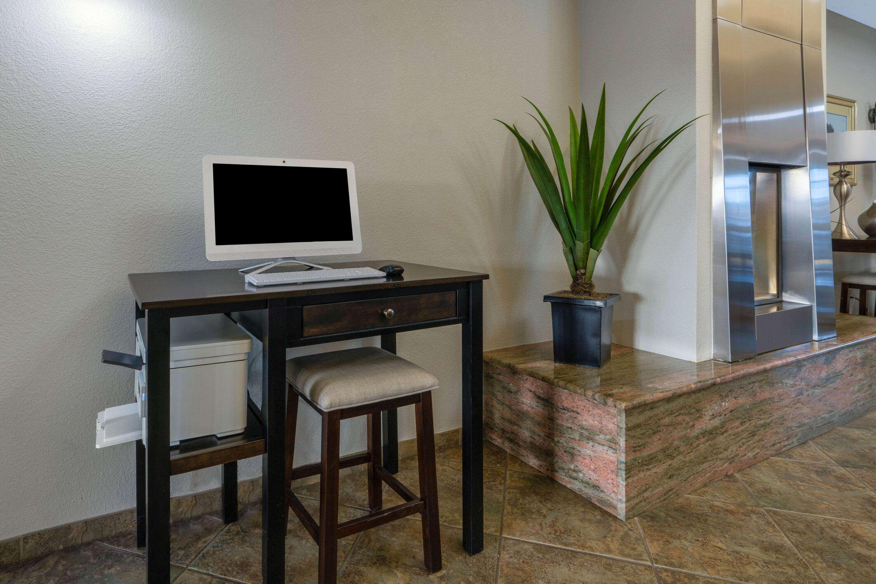 La Quinta Inn & Suites By Wyndham Loveland Estes Park Bagian luar foto