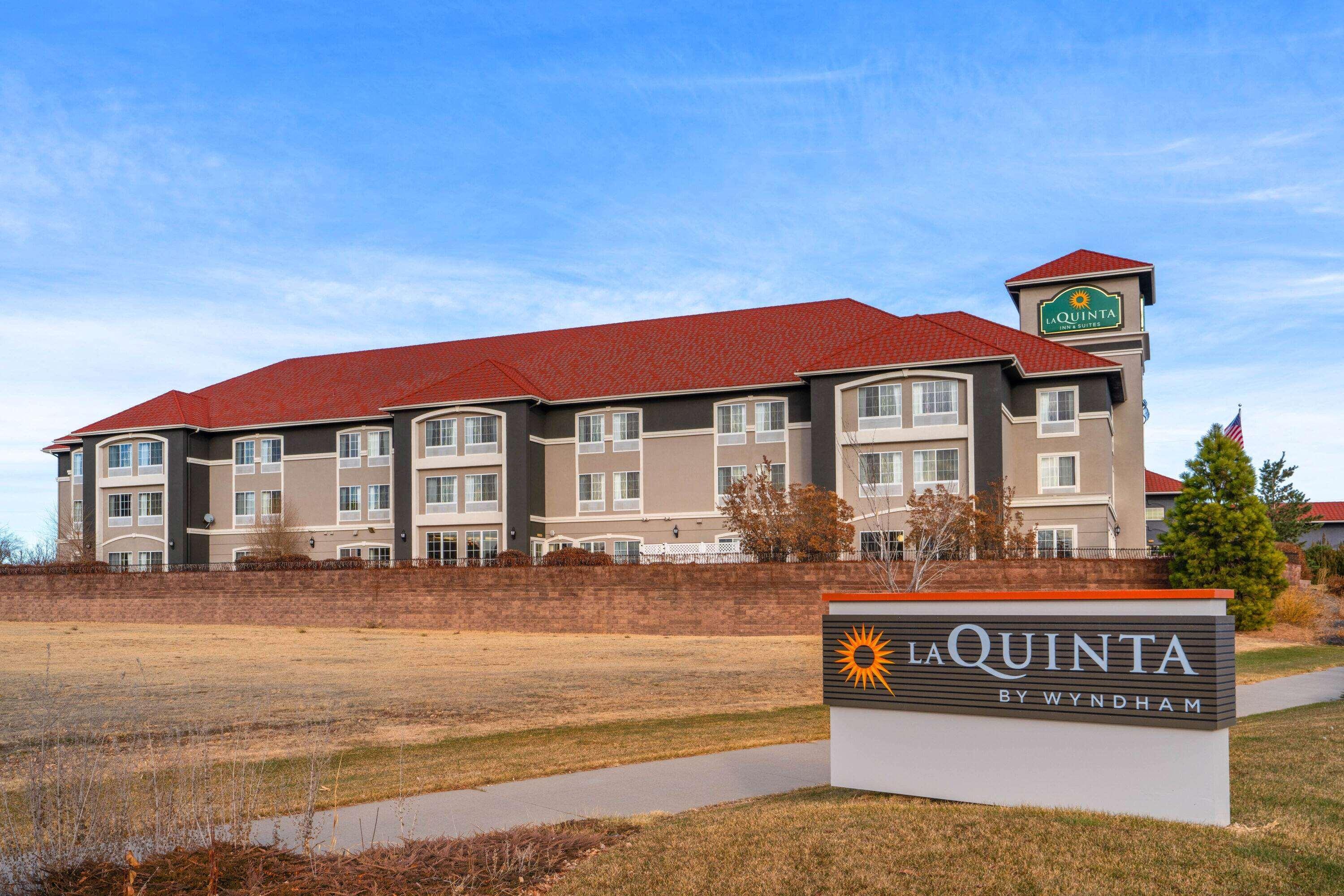 La Quinta Inn & Suites By Wyndham Loveland Estes Park Bagian luar foto