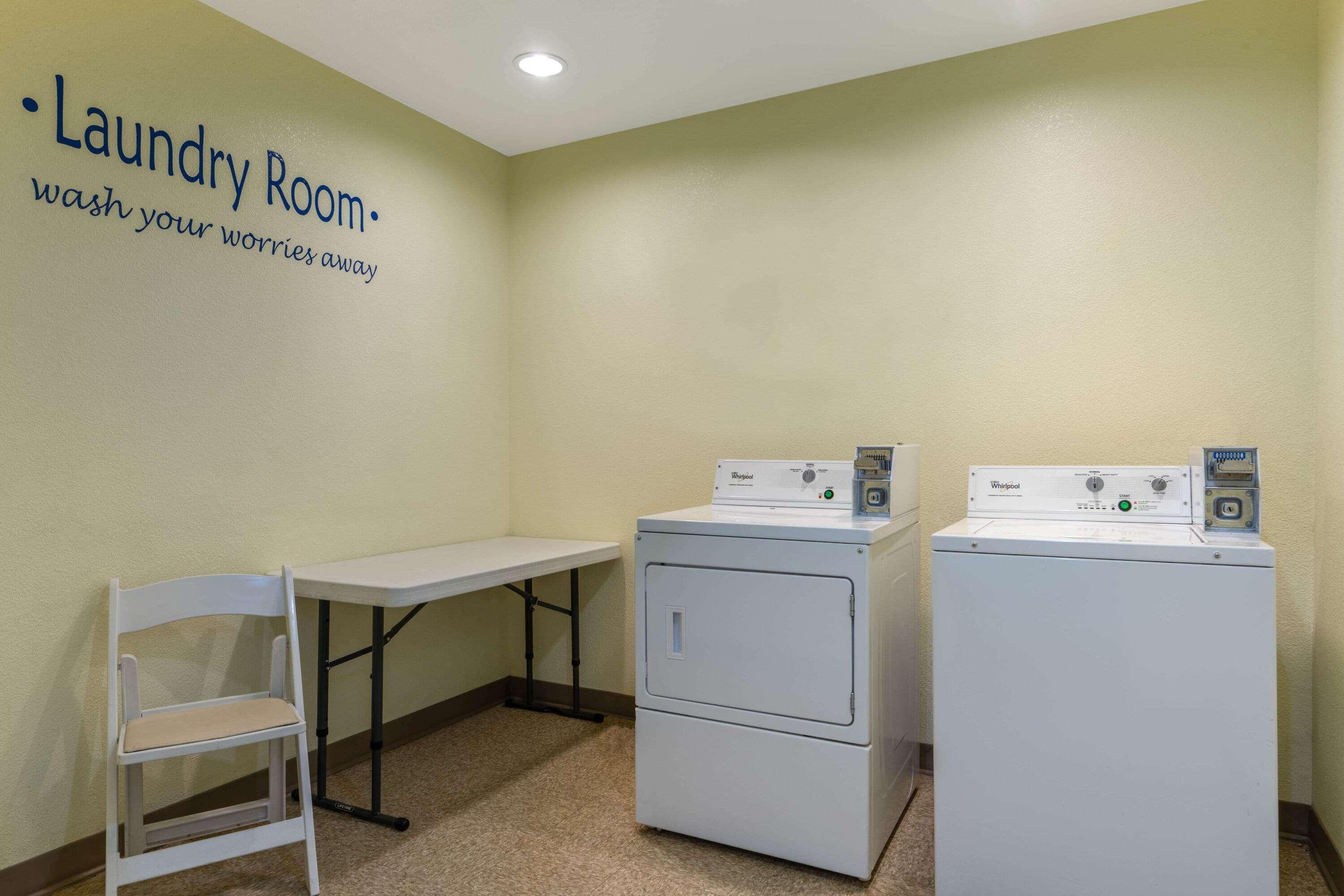 La Quinta Inn & Suites By Wyndham Loveland Estes Park Bagian luar foto