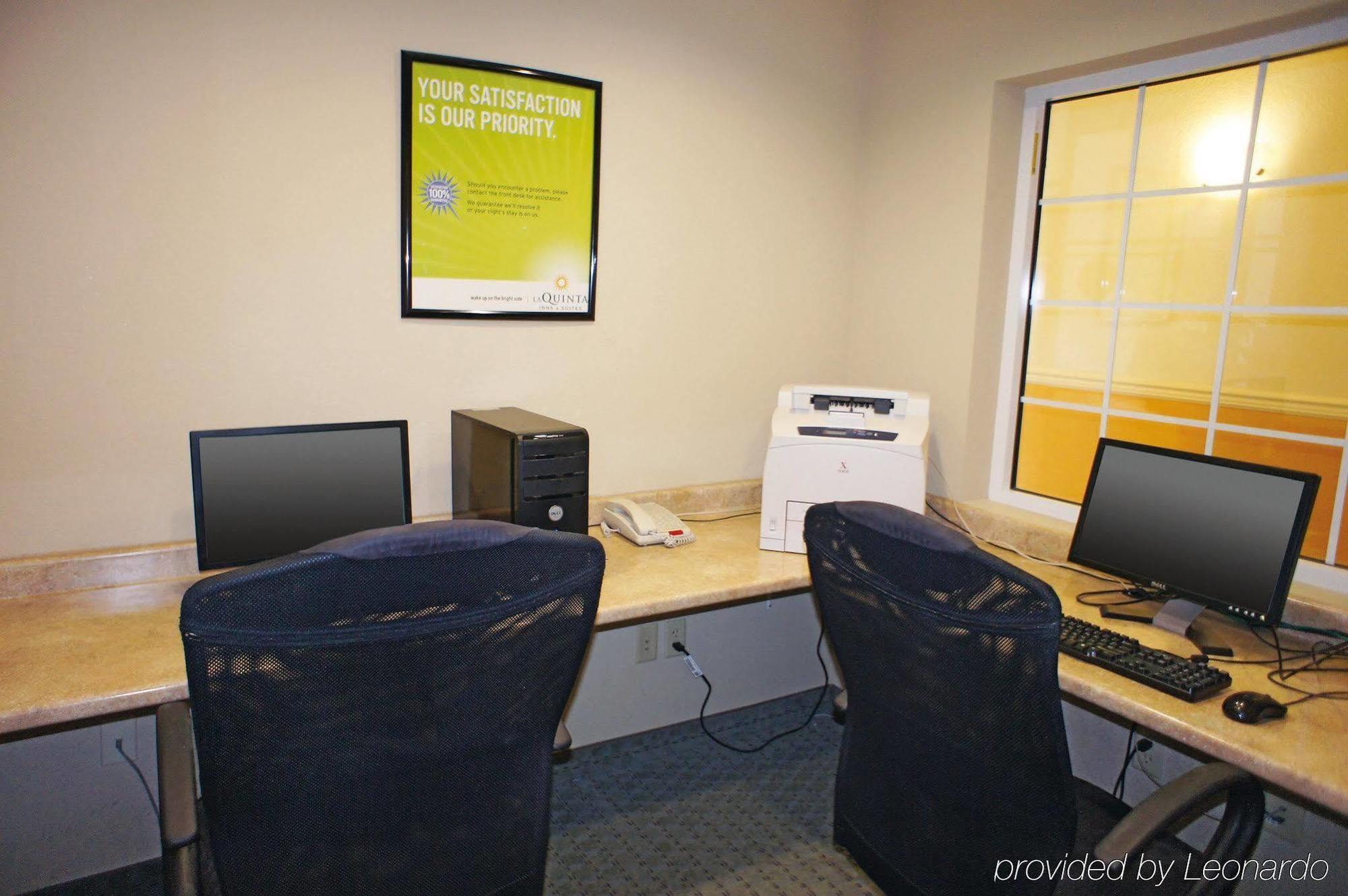 La Quinta Inn & Suites By Wyndham Loveland Estes Park Bagian luar foto