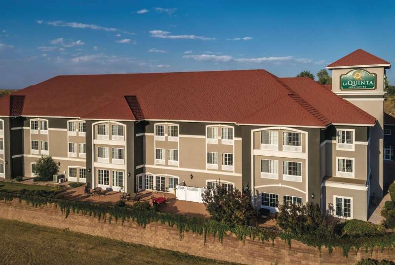 La Quinta Inn & Suites By Wyndham Loveland Estes Park Bagian luar foto